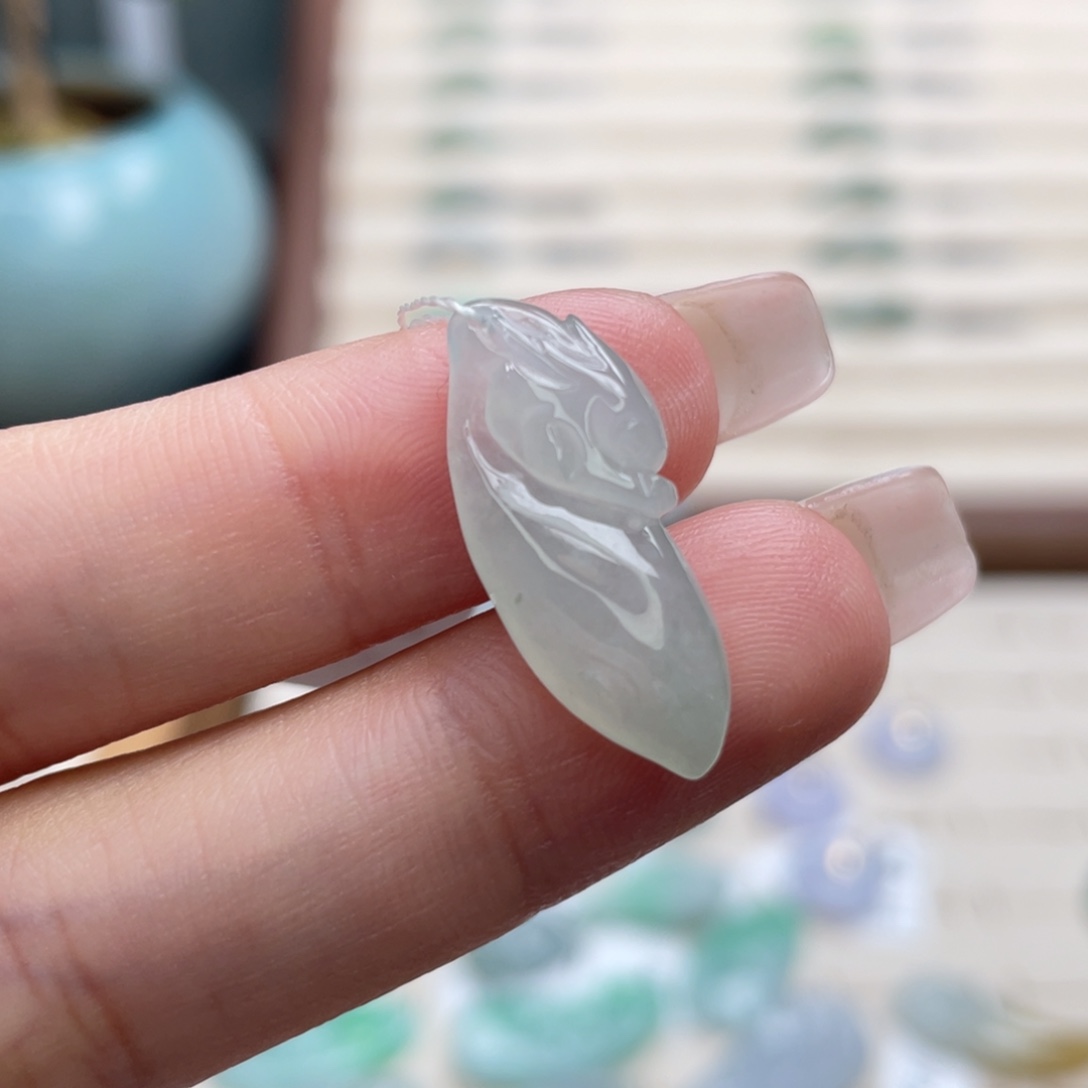 翡翠未镶嵌吊坠(不含链)a09冰晴底小龙