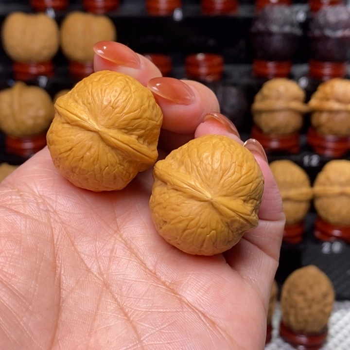 文玩核桃把件手捻晶玉30尺…………07