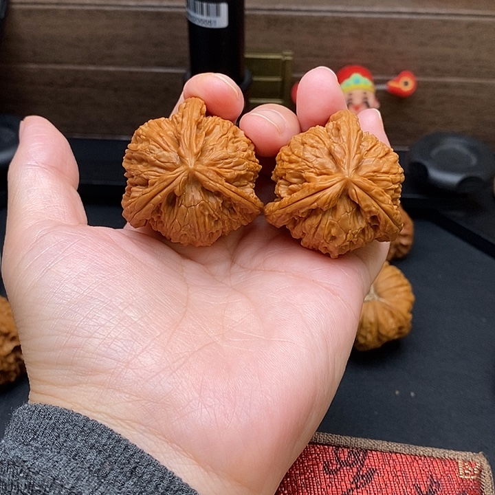 无***神把件文玩核桃白奔