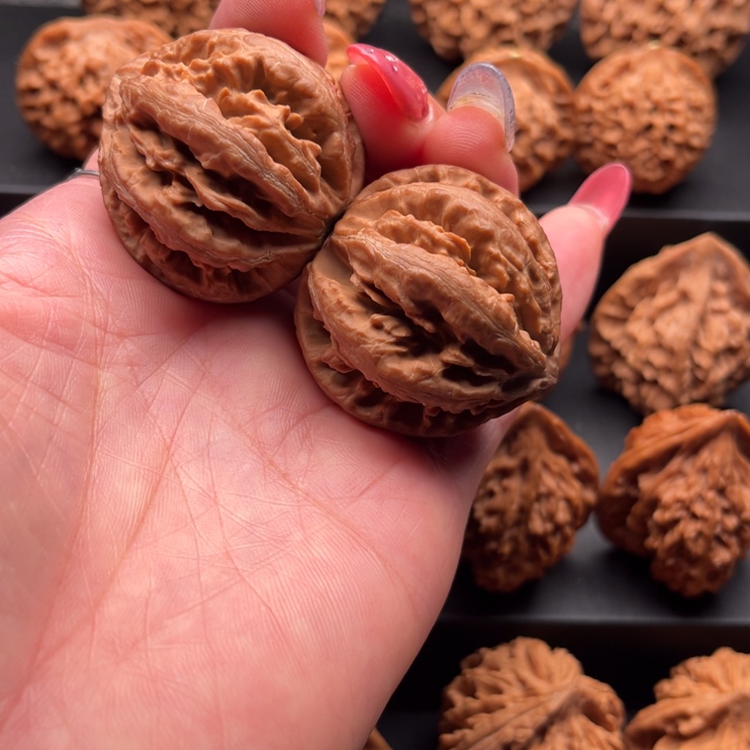 球***者文玩核桃把件灯笼