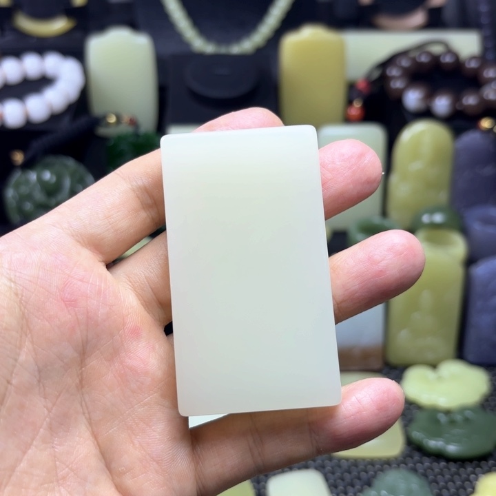 【闪购商品】和田玉未镶嵌颈饰黑**?