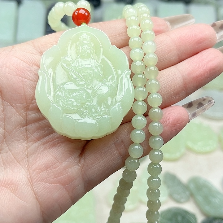 和田玉未镶嵌颈饰