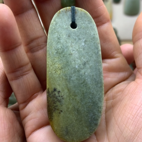 【闪购商品】未镶嵌岫岩河磨玉（透闪石质玉）挂件