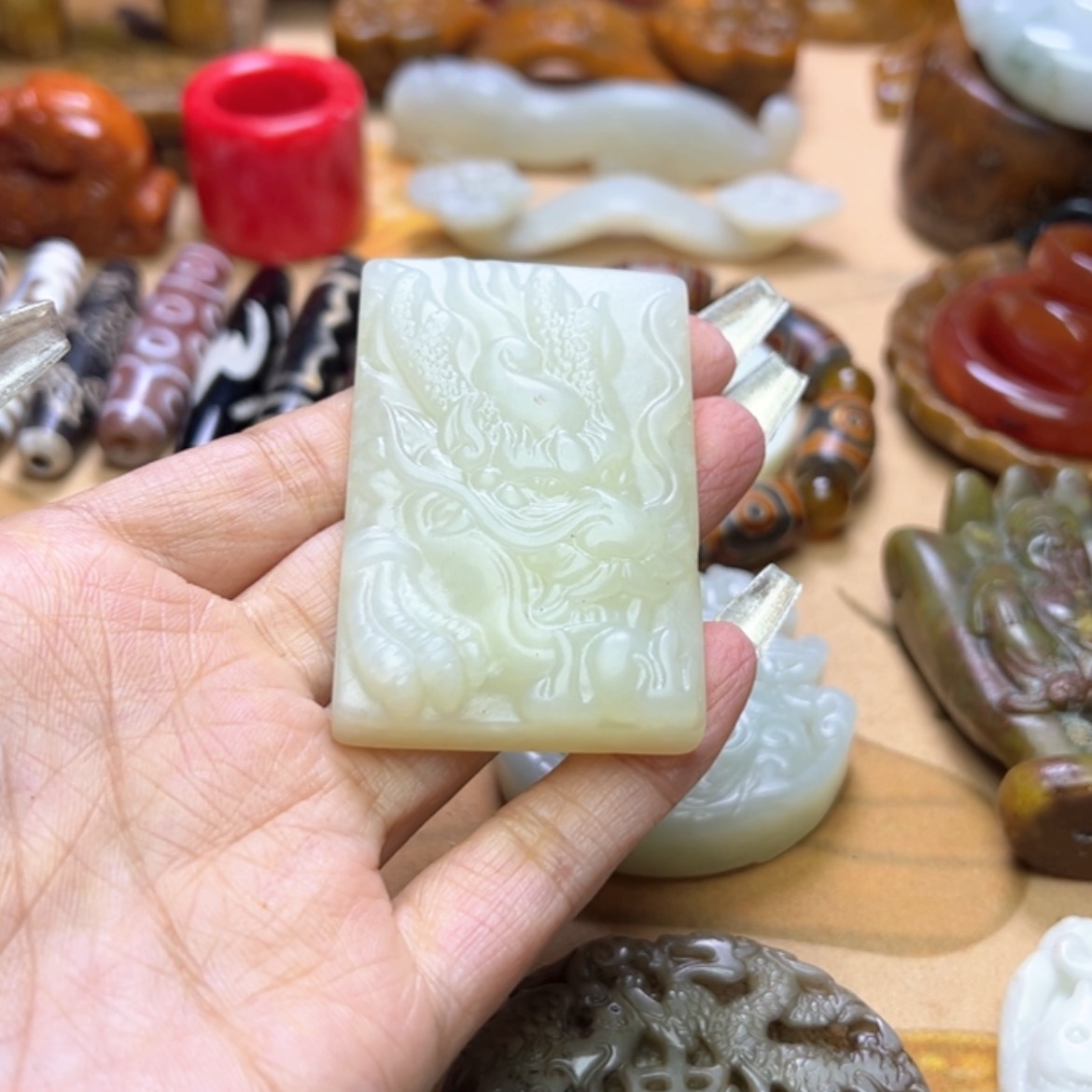 【闪购商品】蛇纹石玉颈饰未镶嵌