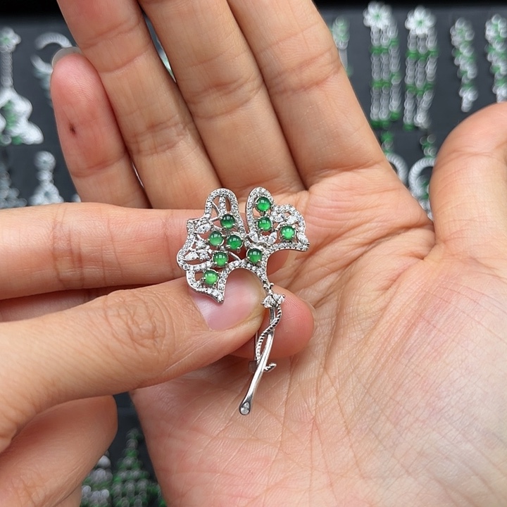 布***妈翡翠银S925镶嵌耳饰