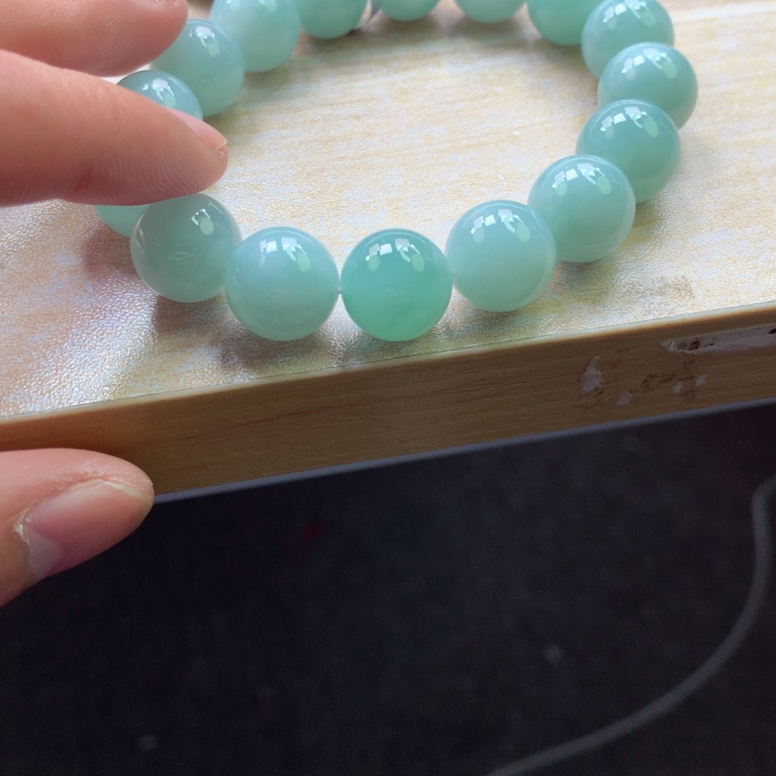 翡翠颈饰未镶嵌吊坠