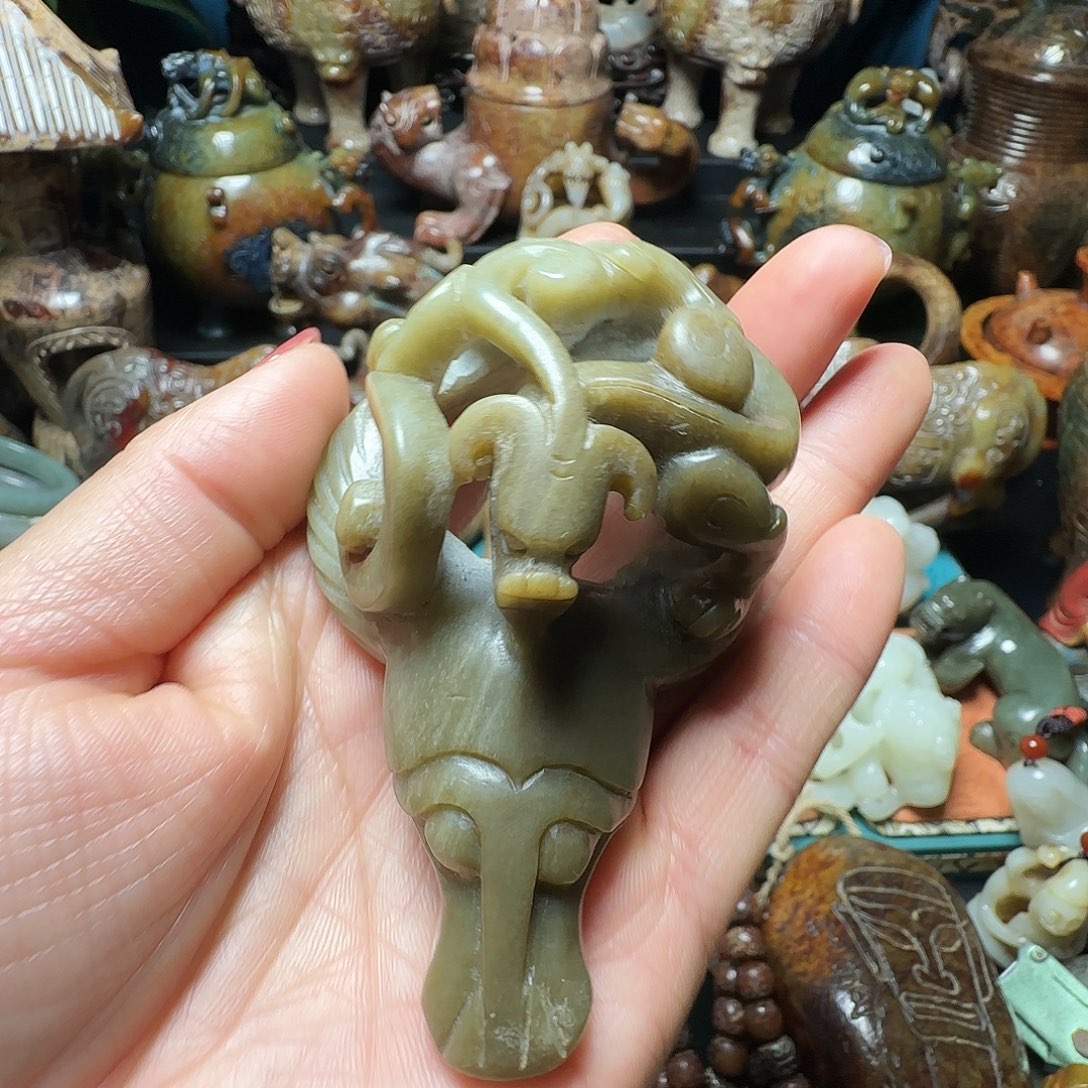 用***2和田玉未镶嵌挂件