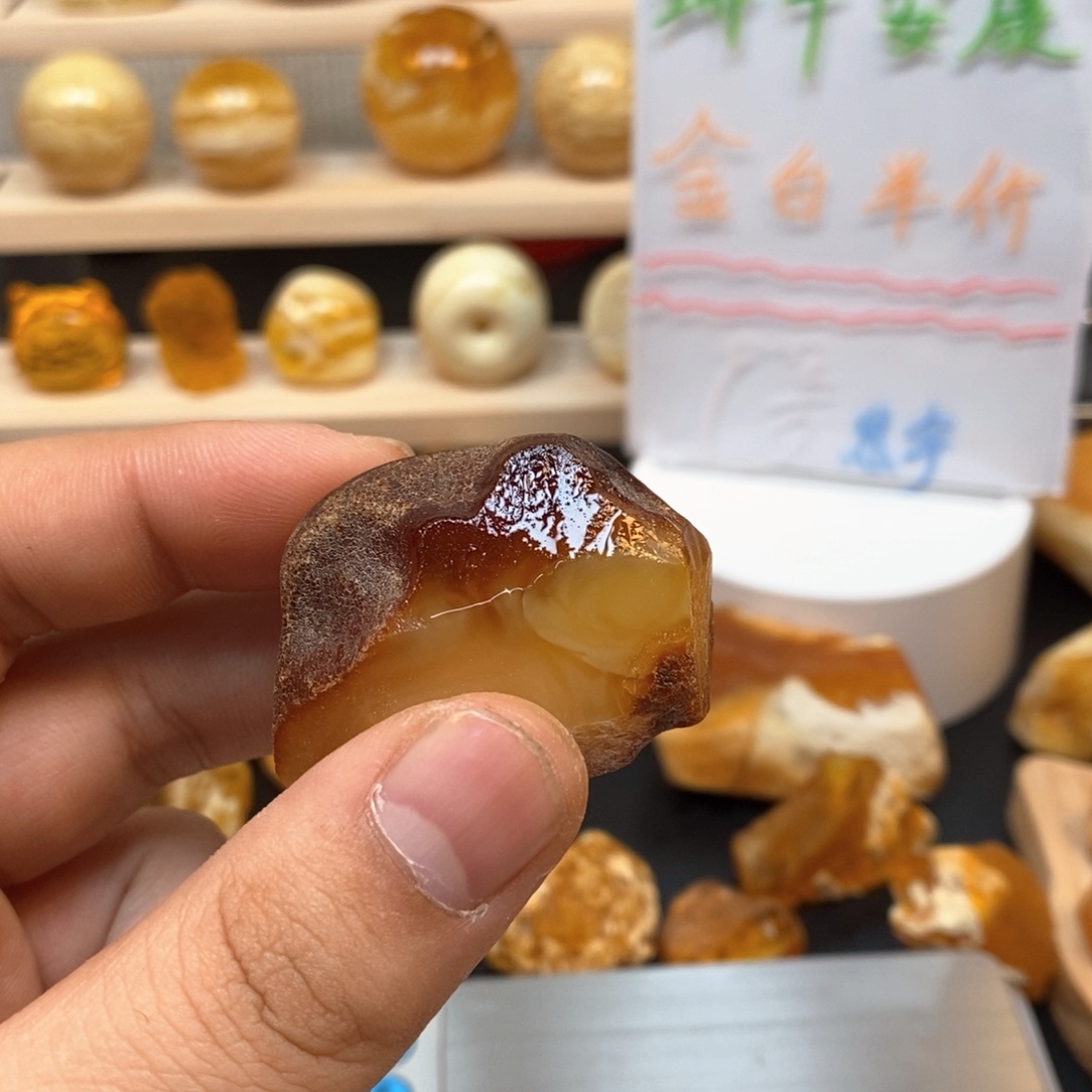 定制琥珀未镶嵌肚*天然蜜蜡原石加工不退不换