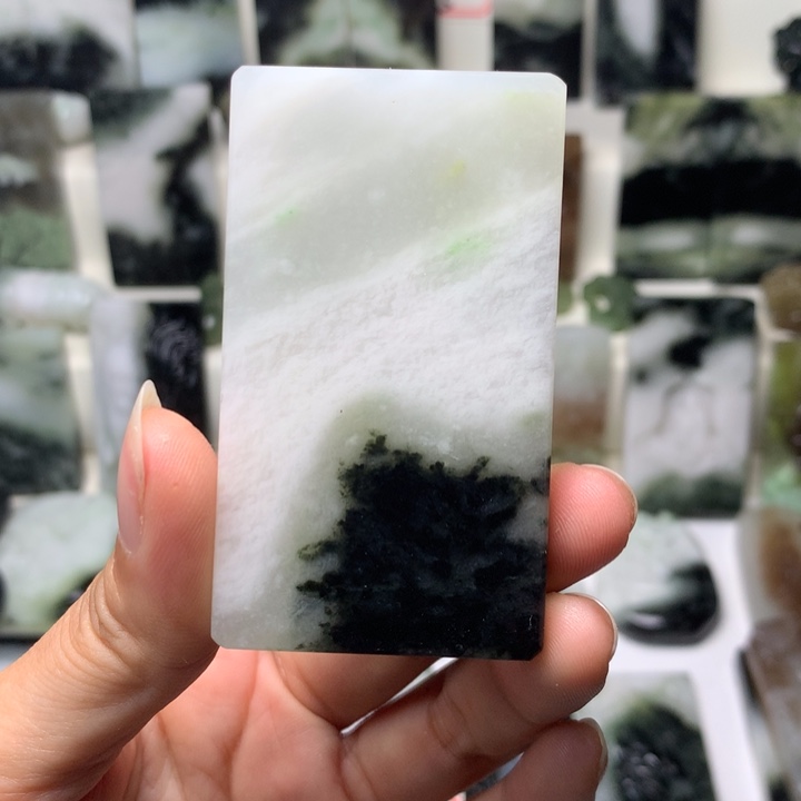 独山玉未镶嵌颈饰