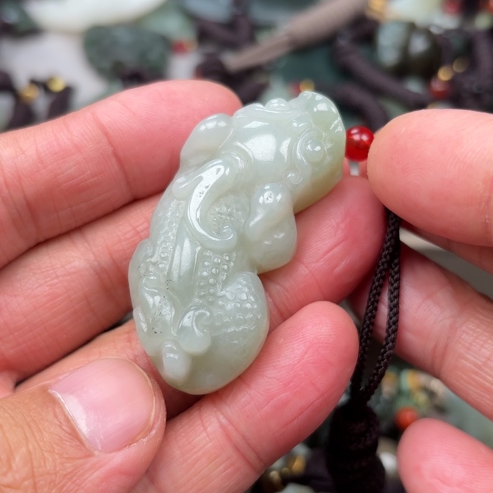 和田玉吊坠未镶嵌