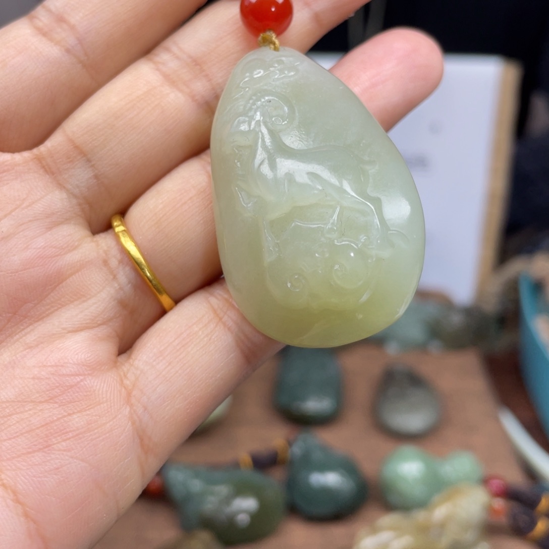 和田玉颈饰未镶嵌