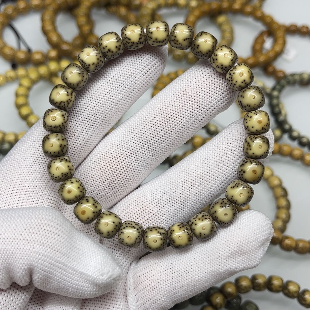 星月菩提手串黄金瞳9×8