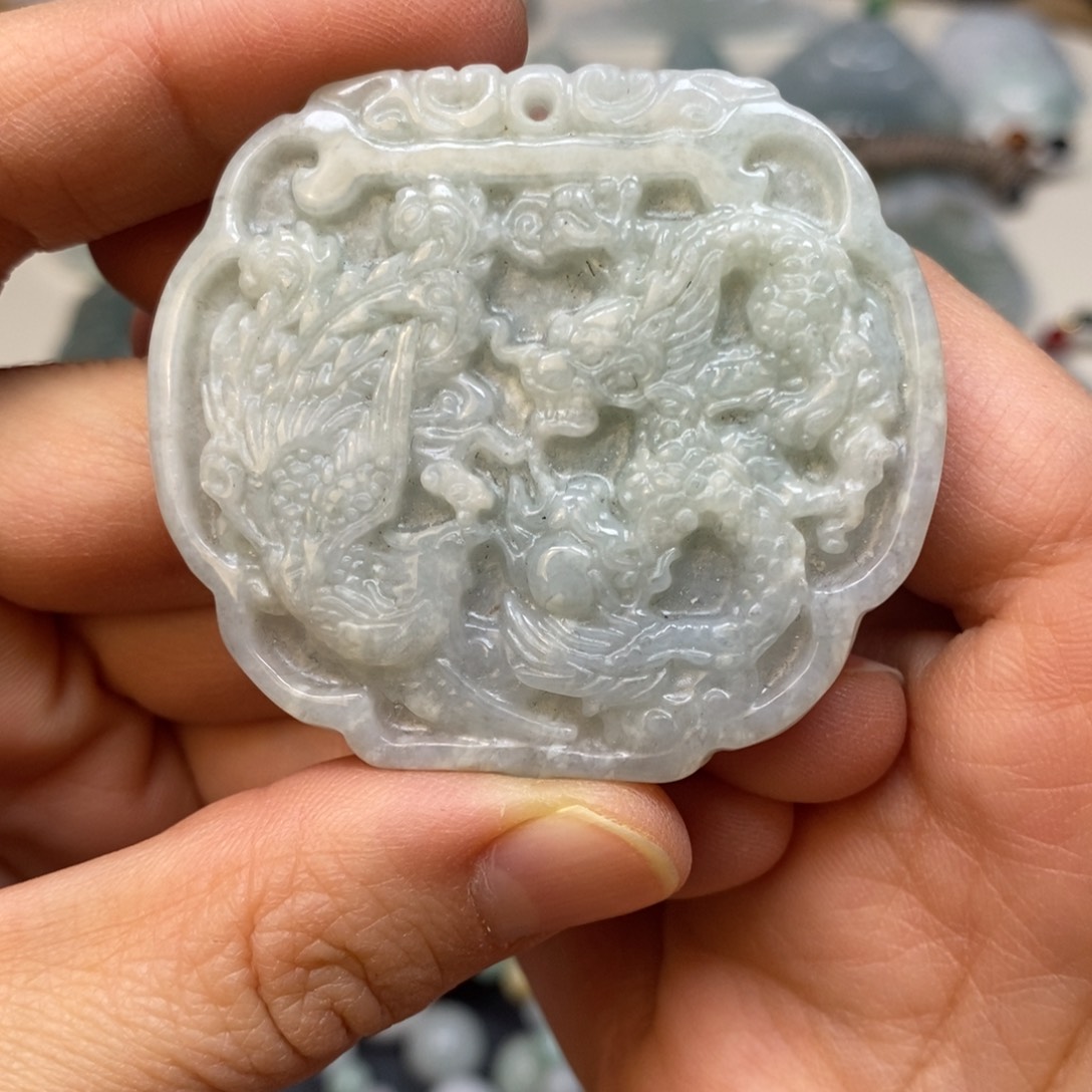 翡翠颈饰未镶嵌龙凤