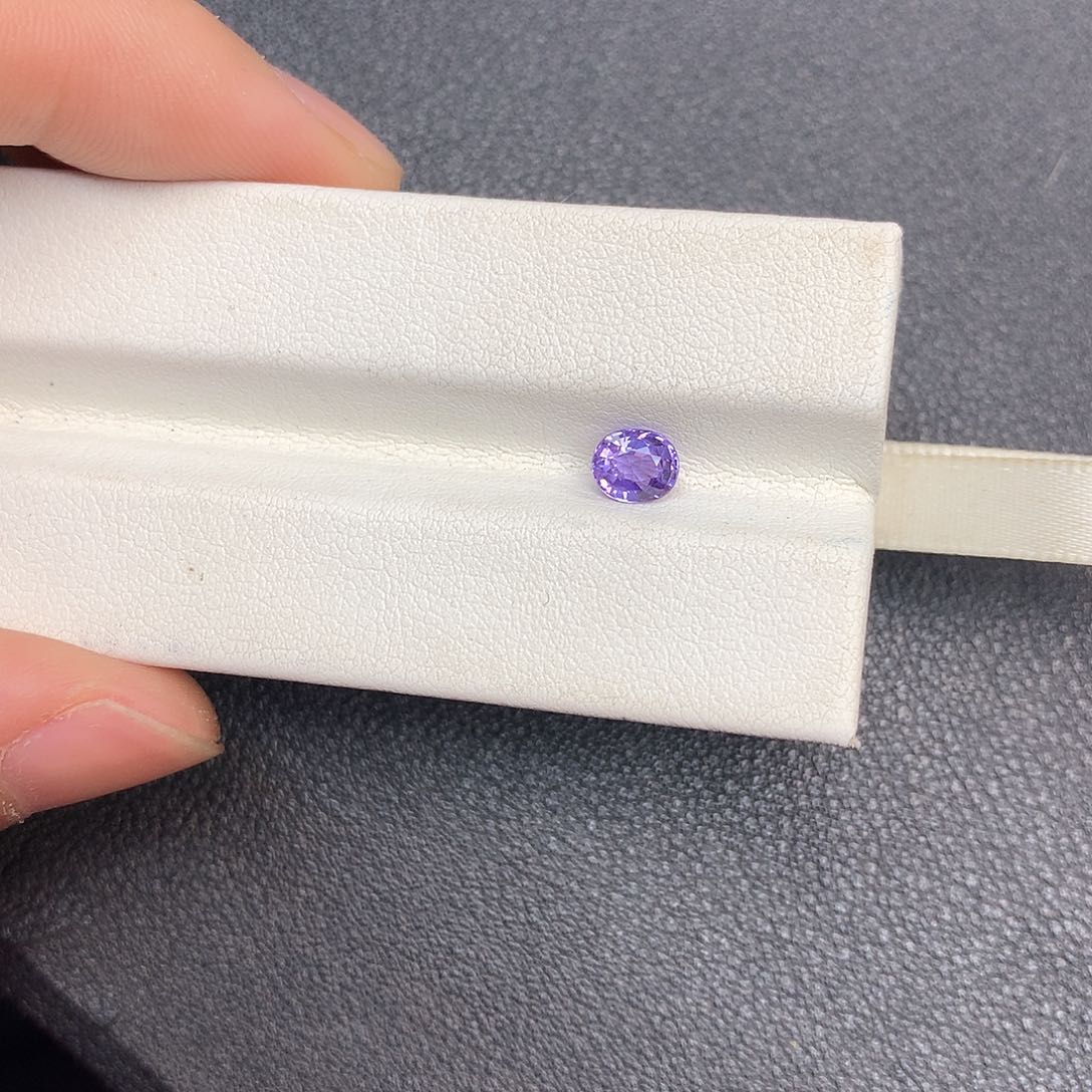 蓝宝石裸石未镶嵌