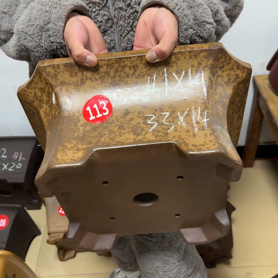 紫砂花盆呜呜呜呜