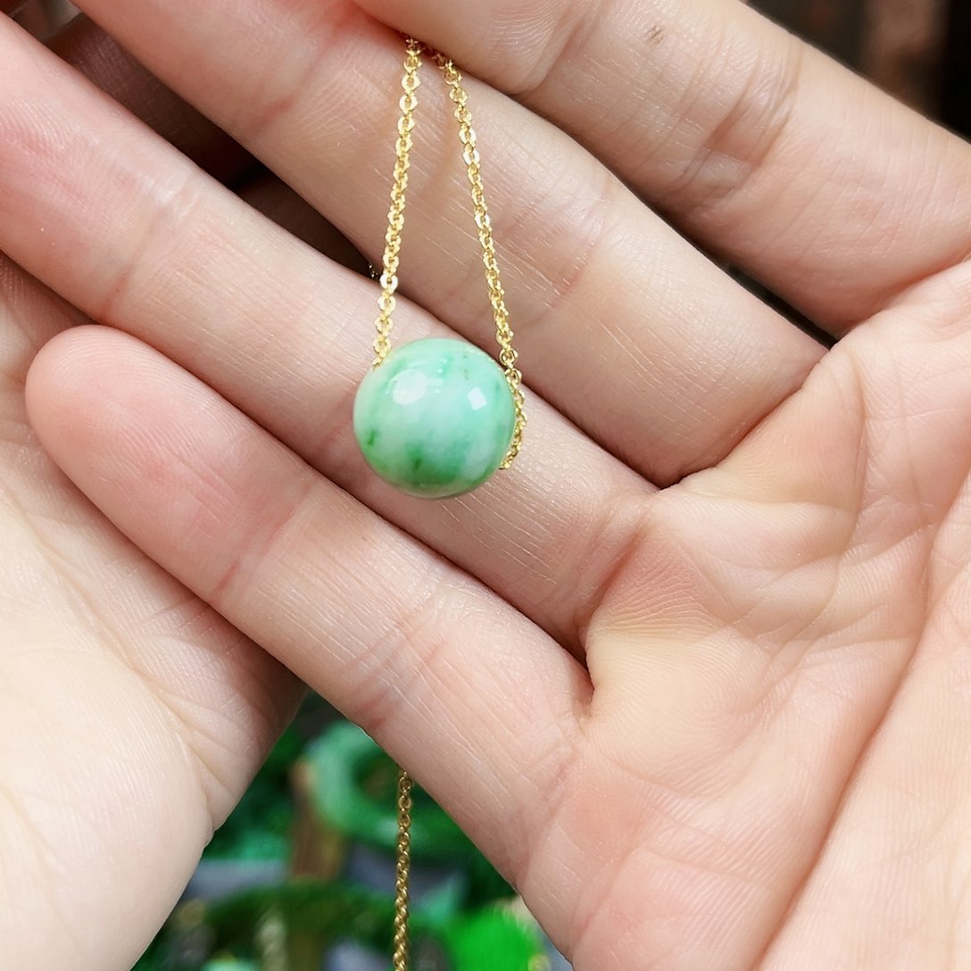 翡翠颈饰未镶嵌吊坠多样性