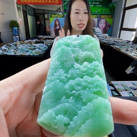 翡翠未镶嵌颈饰翡翠