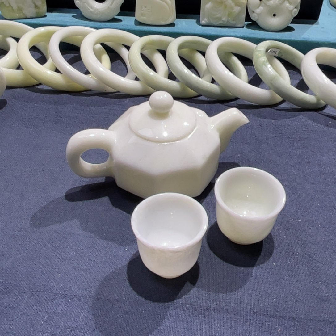 蓝田玉（蛇纹石化大理石玉）把件未镶嵌紅**子蓝田玉套壶