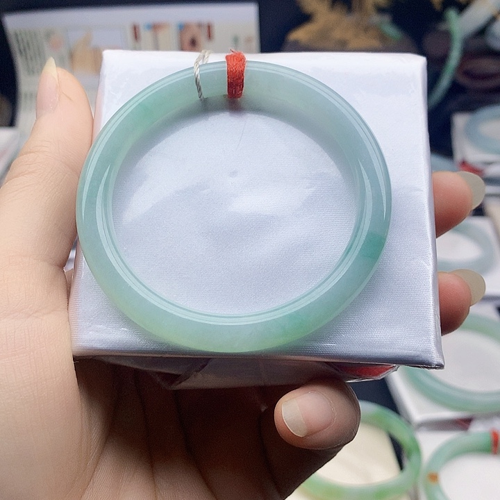 翡翠未镶嵌手镯缅甸天然翡翠A货53