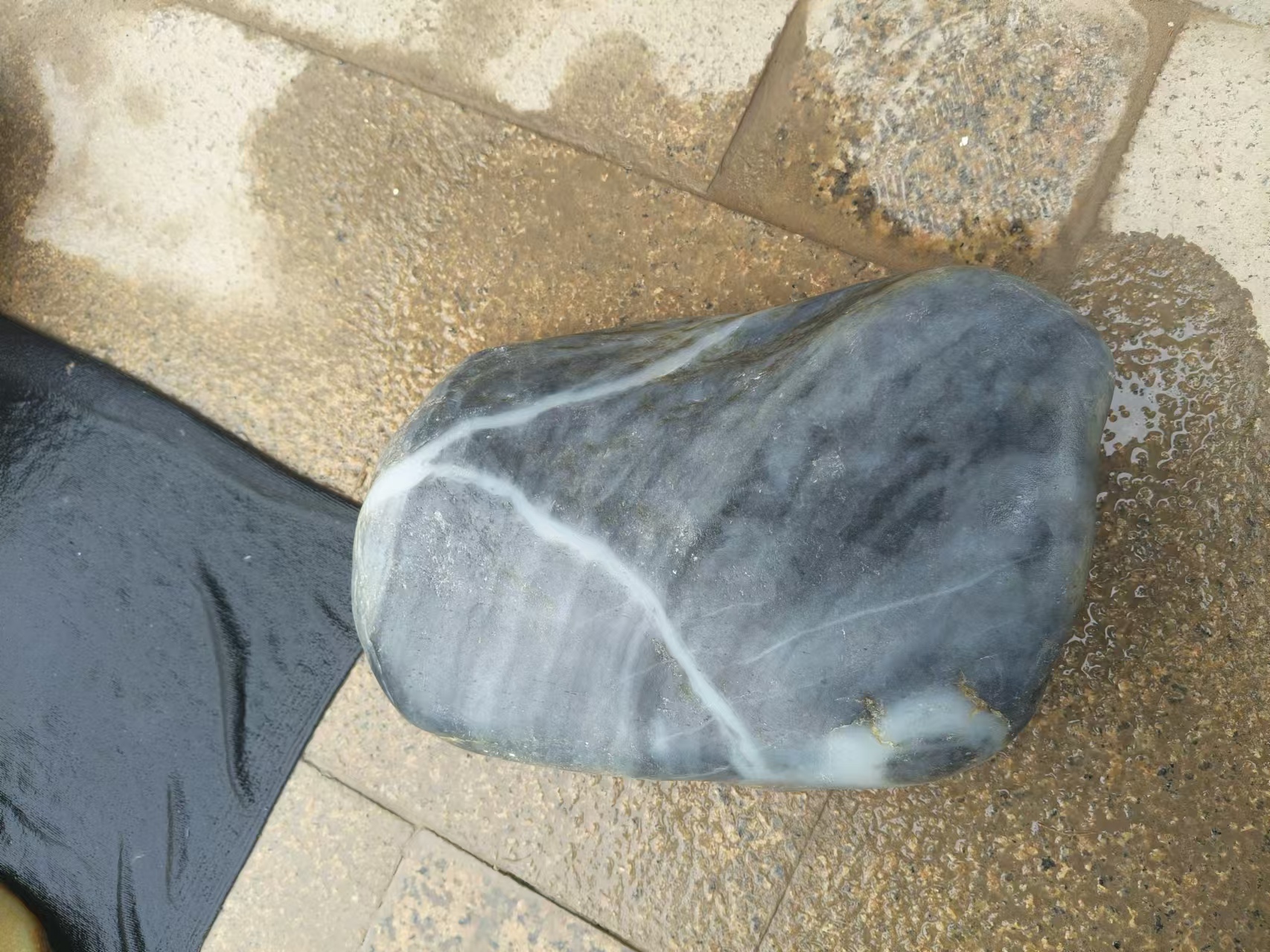 新疆和田玉原石摆件（可做可摆）
