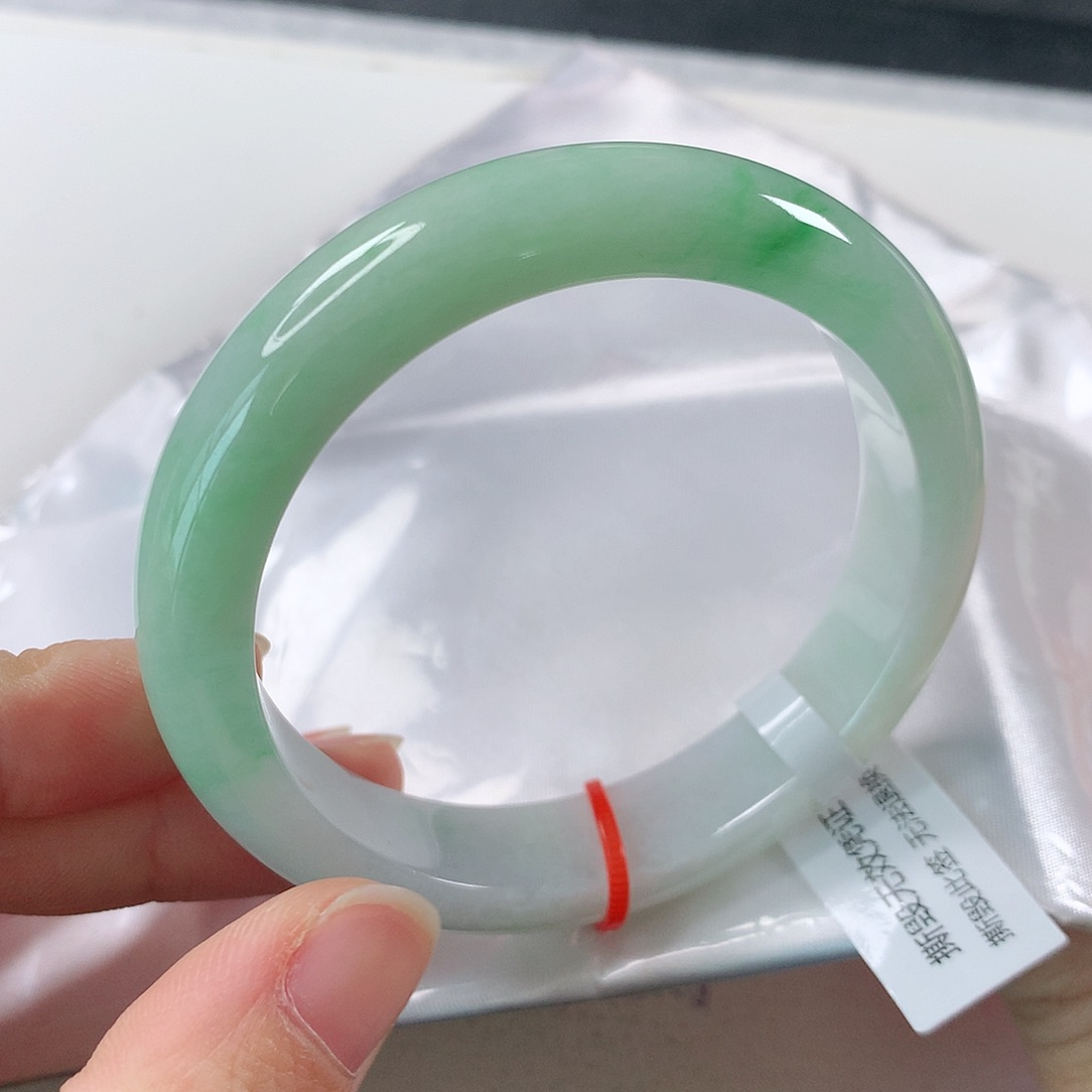 翡翠手镯未镶嵌①⑦③