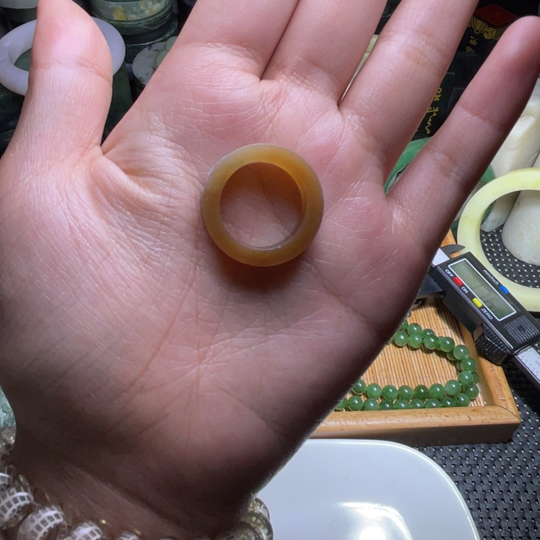 未镶嵌和田玉珠宝半成品