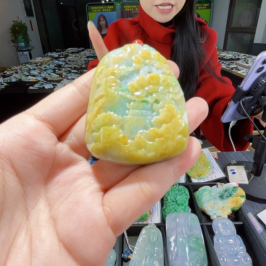 颈饰未镶嵌翡翠一