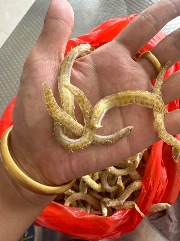 东港新出货小鱼干咸度稍重适合做下酒小菜