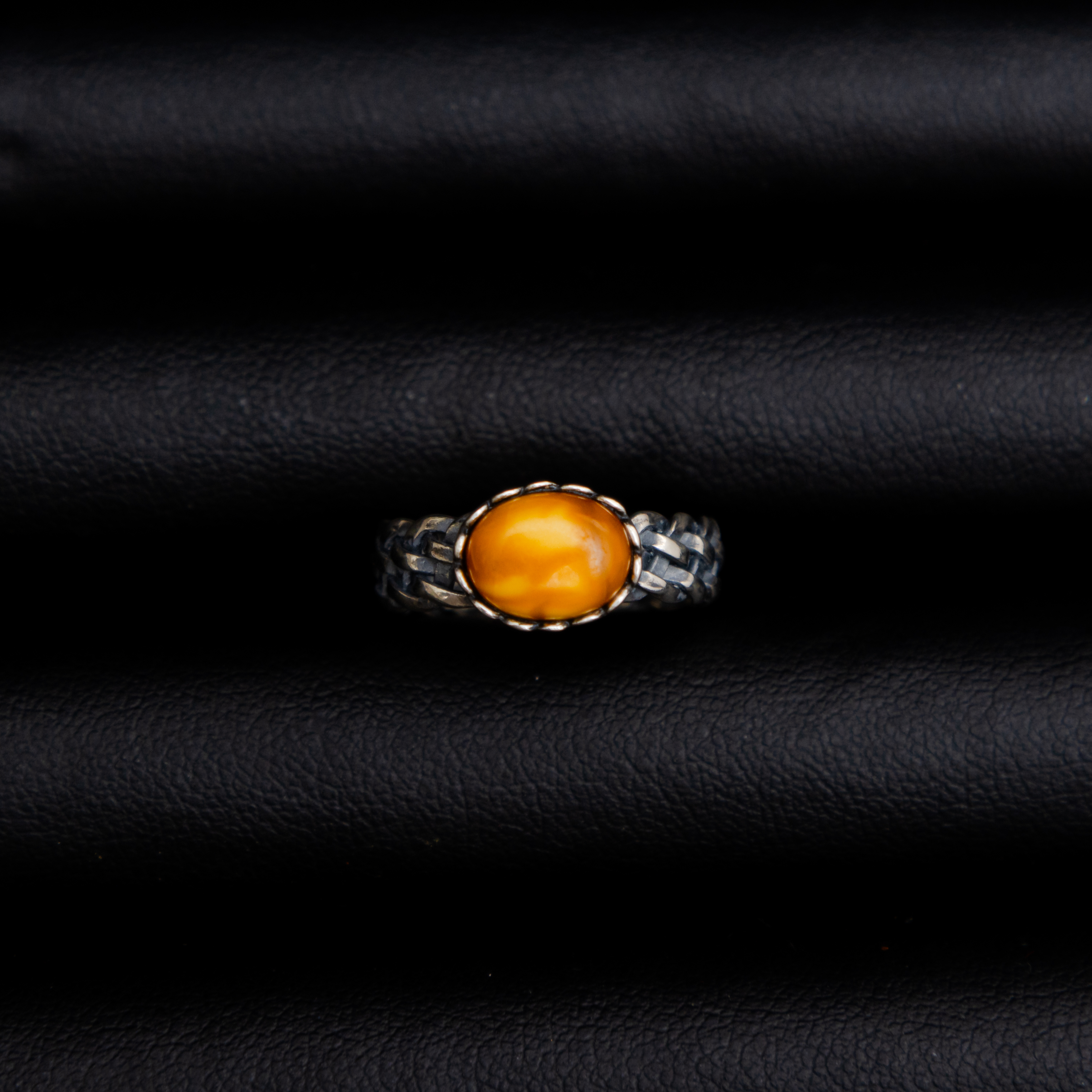 噶玛珠宝银S925编制款蜜蜡戒指