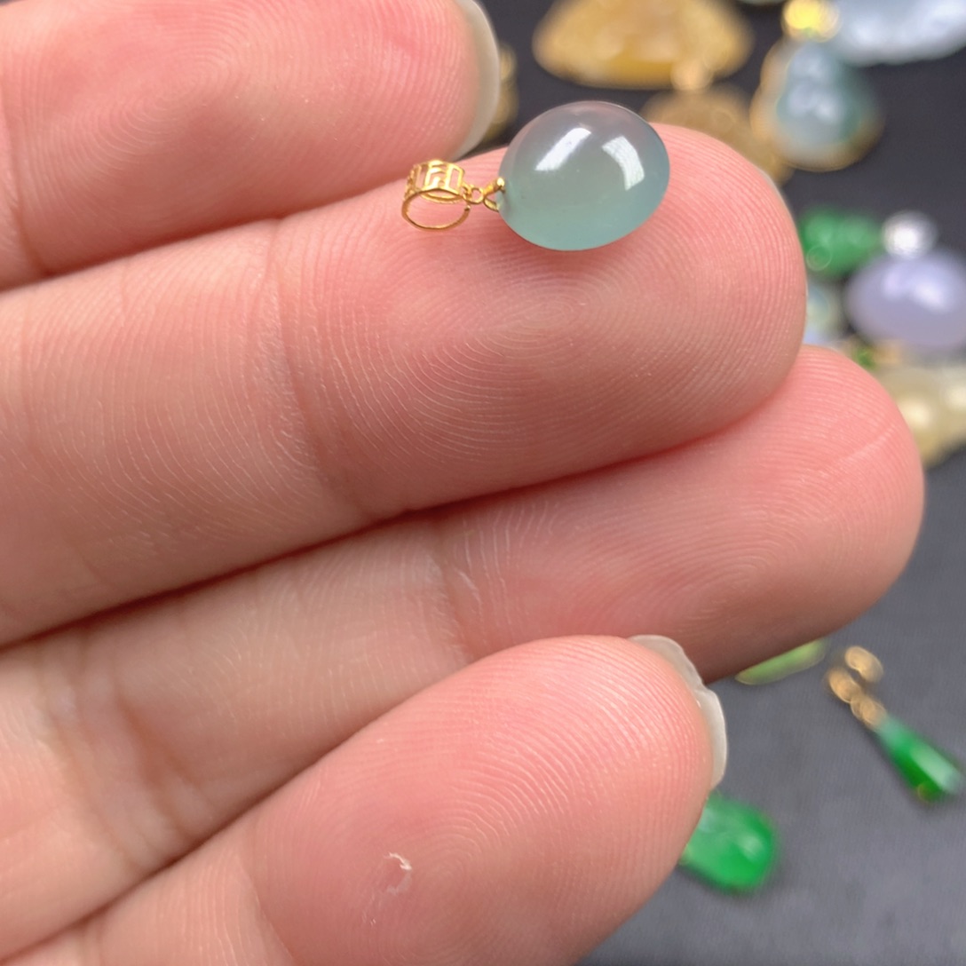 【闪购商品】颈饰18K金镶嵌翡翠翡翠