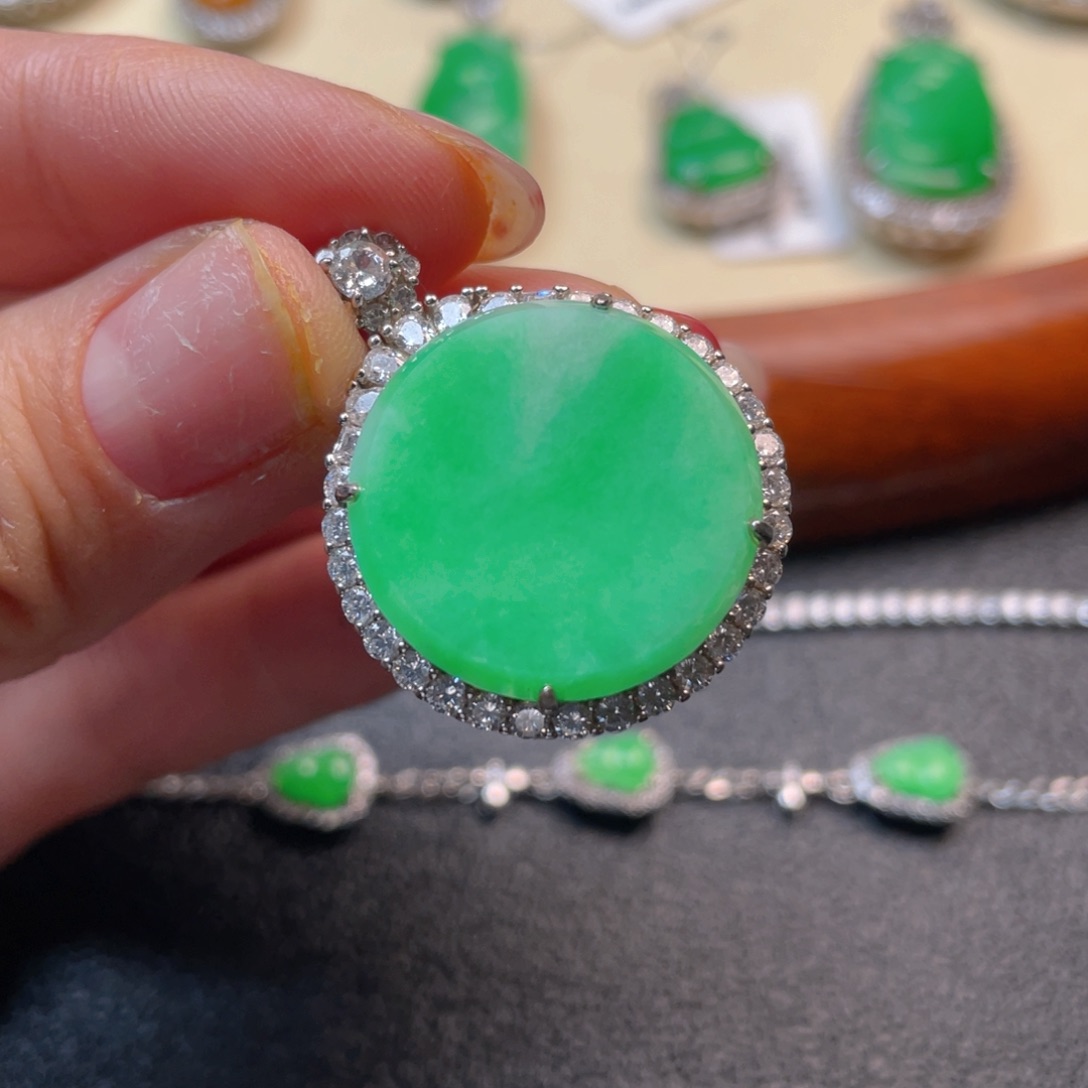 翡翠吊坠(不含链)银S925镶嵌