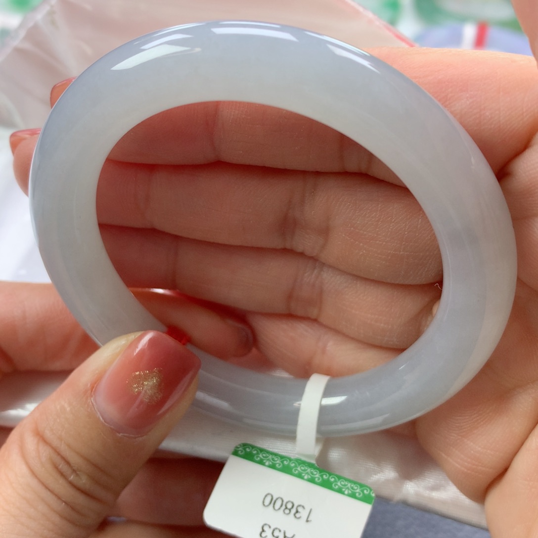 翡翠手镯未镶嵌53圈