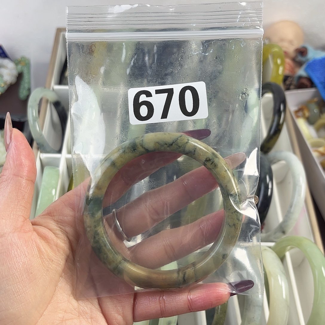 蛇纹石玉手镯未镶嵌?****?