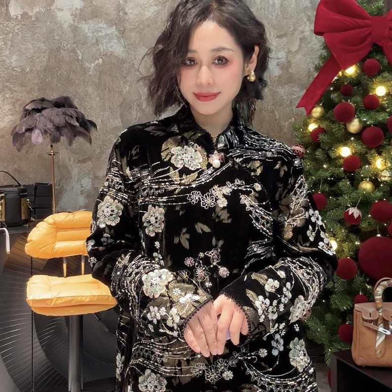 领口串珠重工花朵亮片烫金丝绒衫