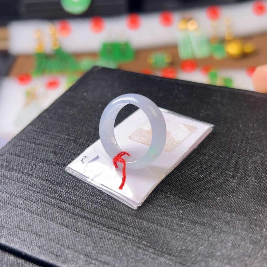 翡翠戒指未镶嵌戒圈