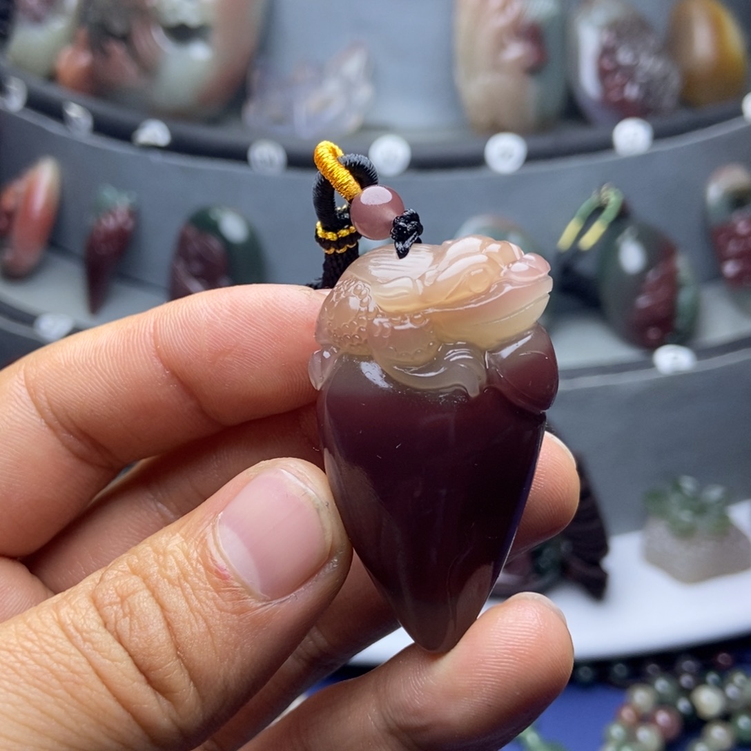 用***1玛瑙/玉髓未镶嵌颈饰