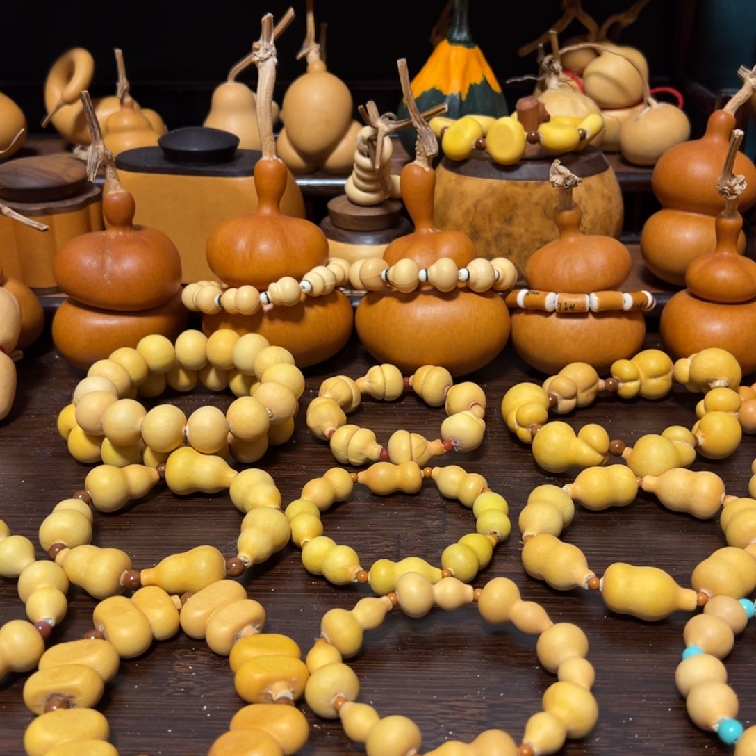 田***饰陶瓷小葫芦骨头手串一个