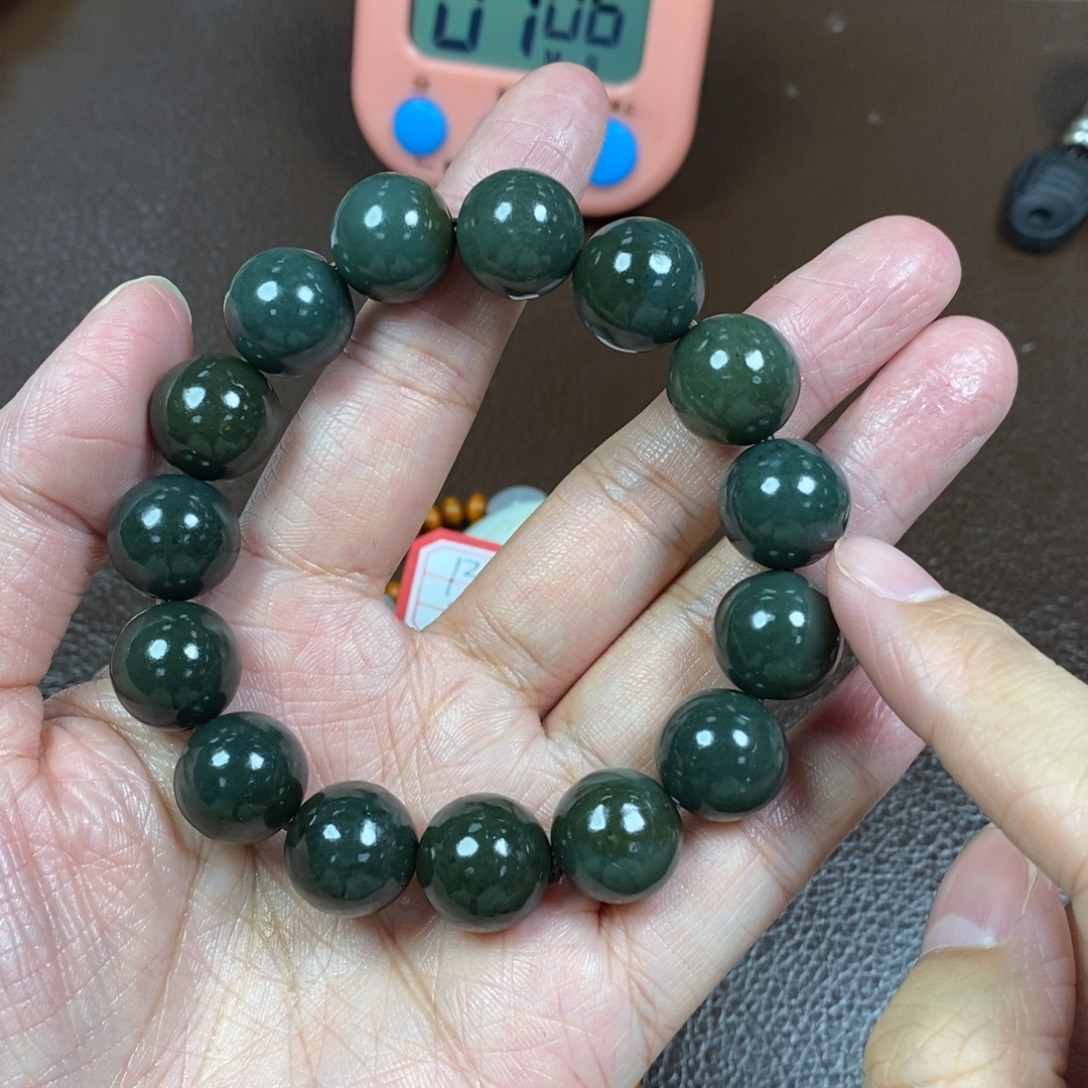 陆***玖和田玉（糖玉）未镶嵌手链