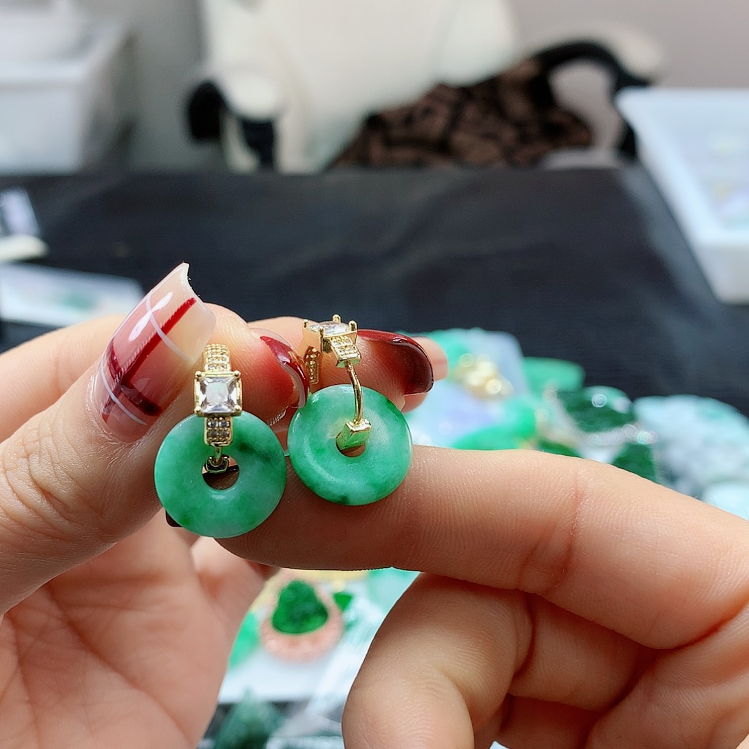 【闪购商品】翡翠耳饰未镶嵌，