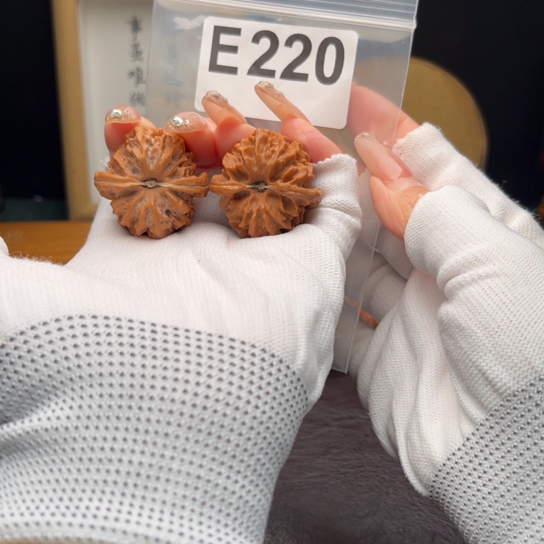 文玩核桃把件32小龙e220