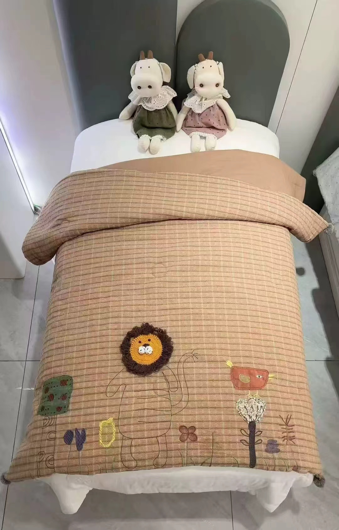 狮子乐园贴布手工刺绣里外新疆棉童被