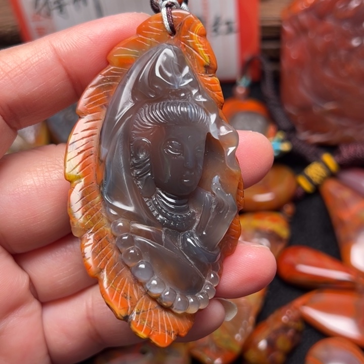 沧***田玛瑙/玉髓未镶嵌颈饰