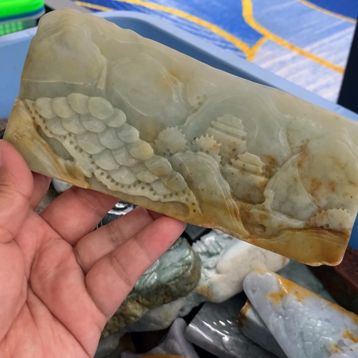 翡翠未镶嵌颈饰保真天然A货翡翠