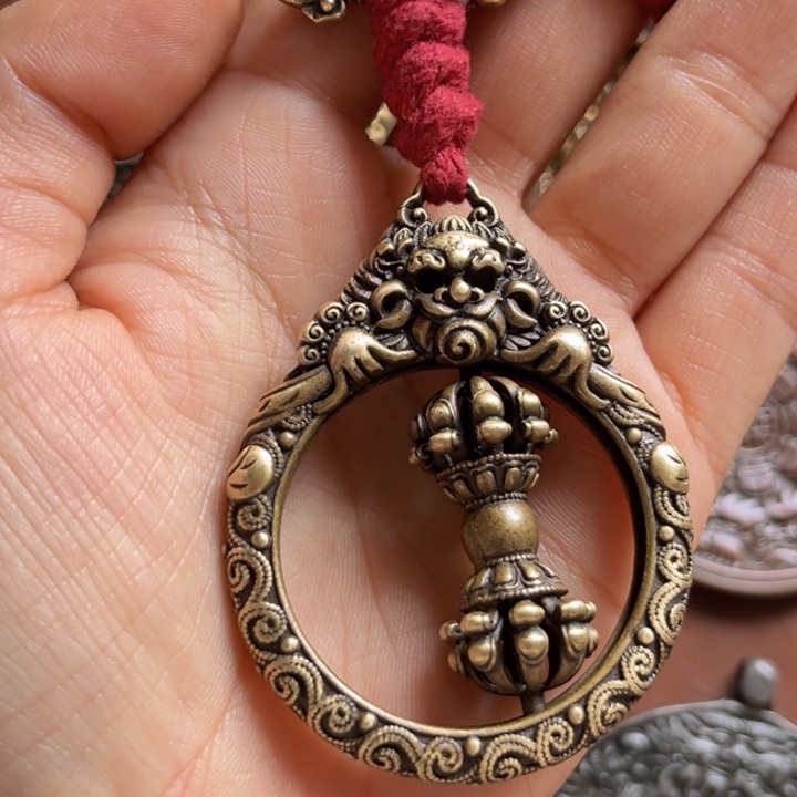 颈饰琉璃般*?喜欢的朋友