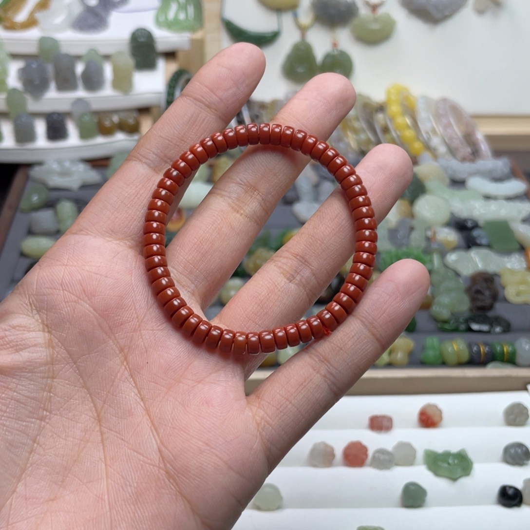 南红玛瑙颈饰未镶嵌么*哒