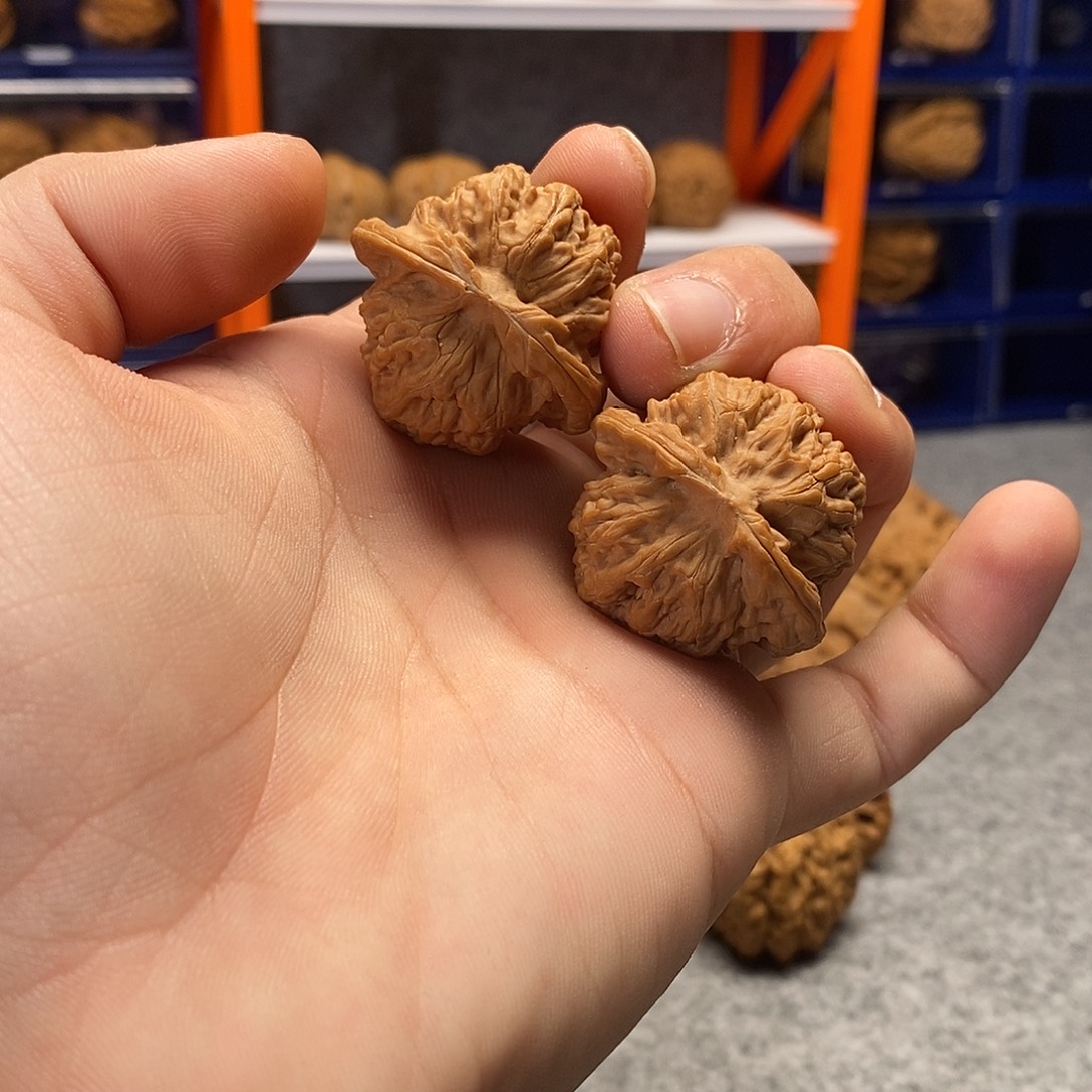 吊坠文玩核桃野生闷尖34