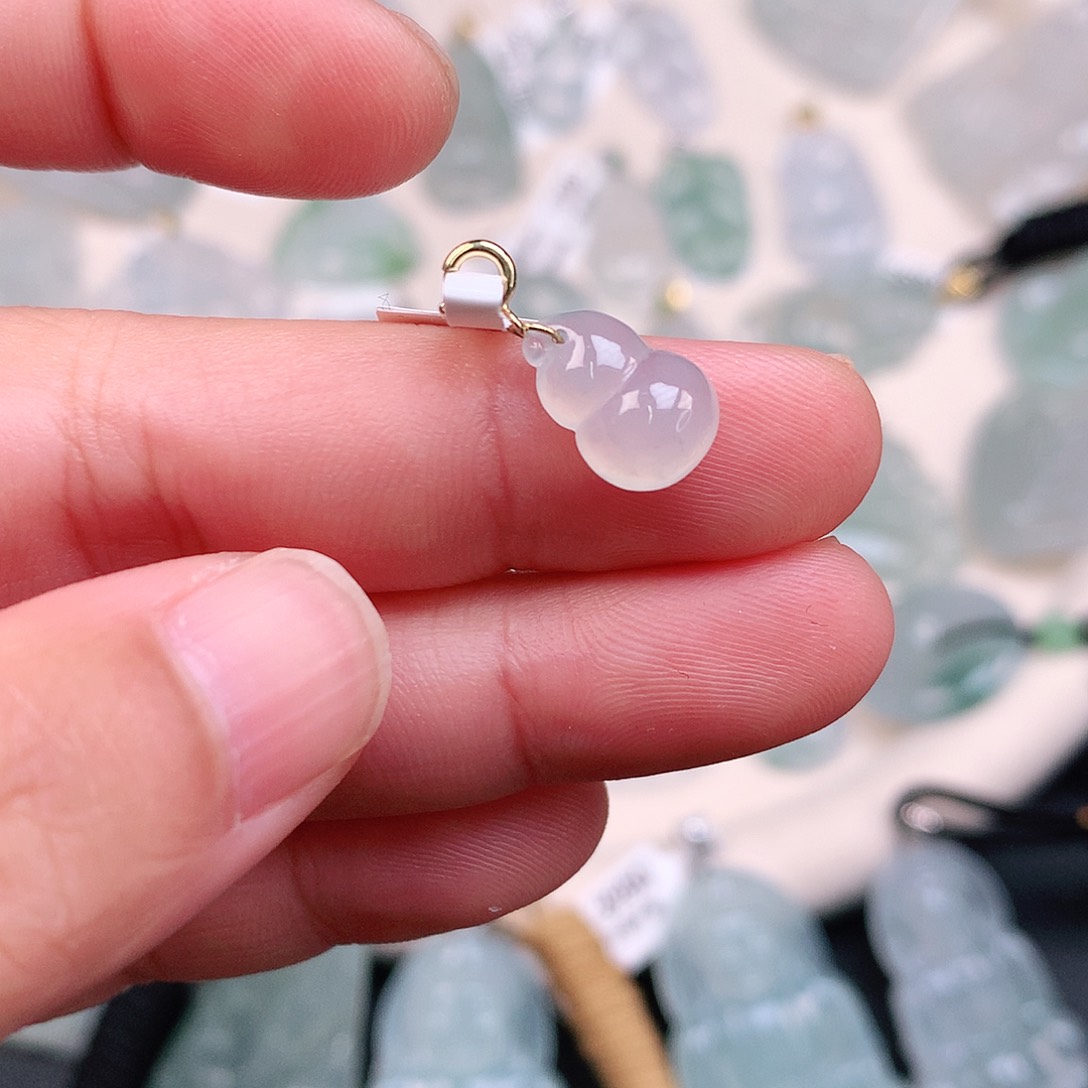 翡翠颈饰18K金镶嵌冰胶小葫芦