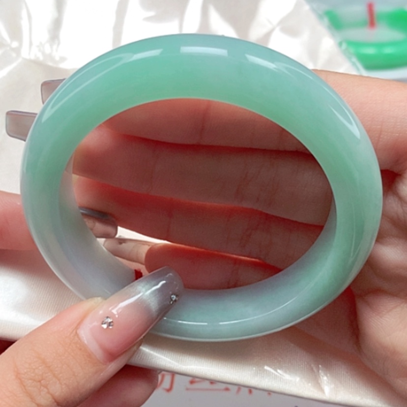 【闪购商品】翡翠手镯未镶嵌55圈