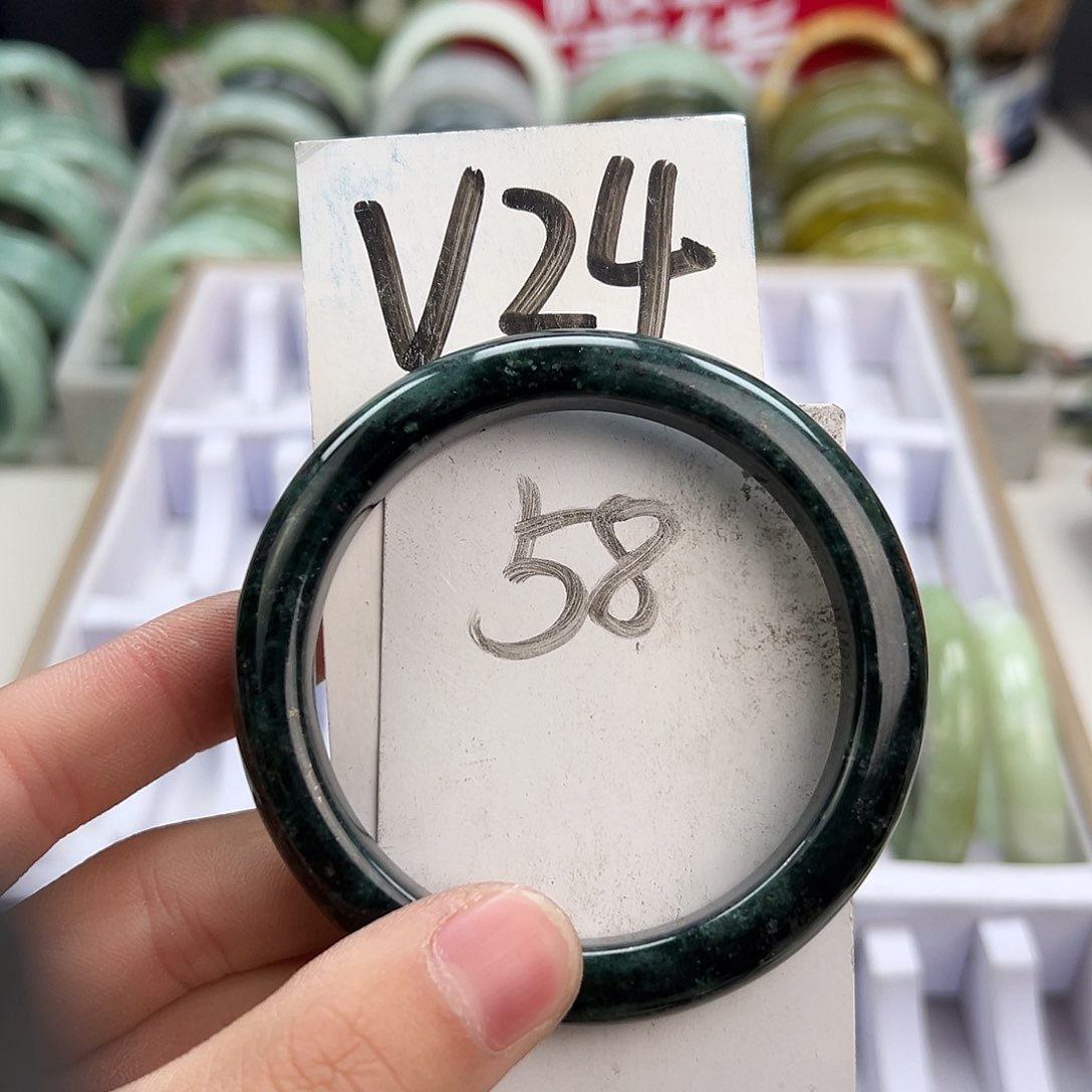 岫玉手镯未镶嵌天然岫玉