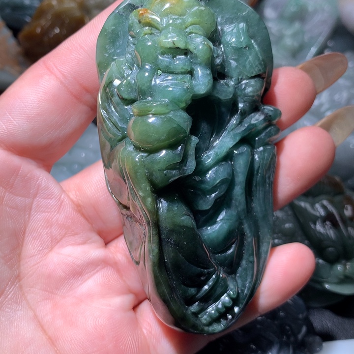 翡翠未镶嵌颈饰江西省宜春市丰城市河洲街道人和峰会